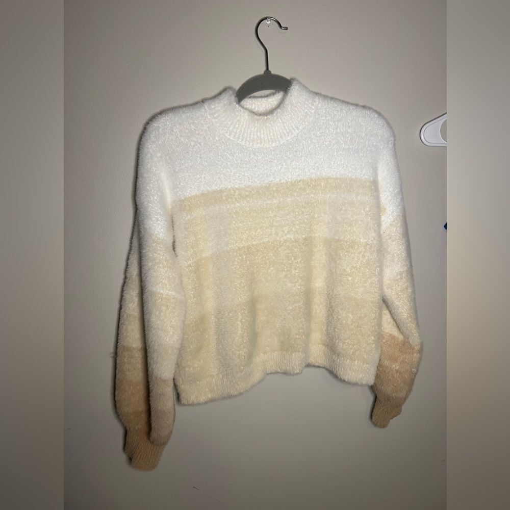 Super soft size L scream tan beige sweater worn once womens wild fable